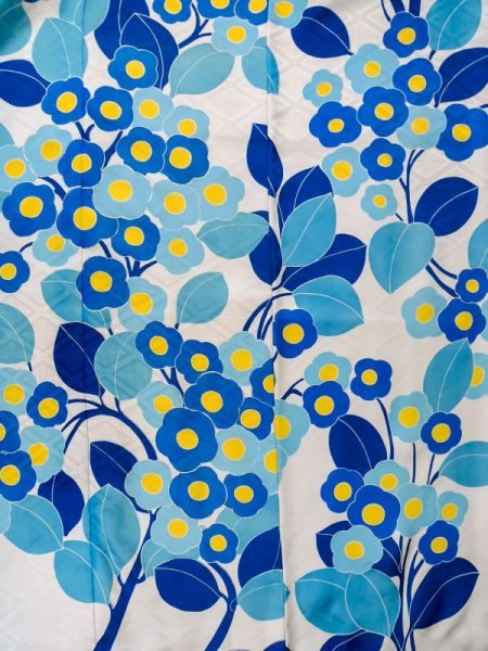 画像5: M0328J  振袖 女性用着物  シルク(正絹)   白, 花 【中古】 【USED】 【リサイクル】 ★★☆☆☆ (5)