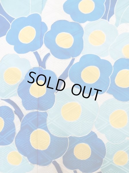 画像7: M0328J  振袖 女性用着物  シルク（正絹）   白, 花 【中古】 【USED】 【リサイクル】 ★★☆☆☆ (7)