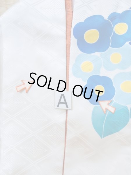 画像16: M0328J  振袖 女性用着物  シルク（正絹）   白, 花 【中古】 【USED】 【リサイクル】 ★★☆☆☆ (16)