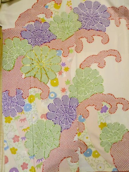 画像5: M0328K  振袖 女性用着物  シルク(正絹)  淡い ベージュ, ぼたん 淡い【中古】 【USED】 【リサイクル】 ★★☆☆☆ (5)