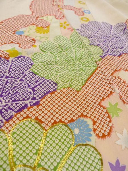 画像12: M0328K  振袖 女性用着物  シルク(正絹)  淡い ベージュ, ぼたん 淡い【中古】 【USED】 【リサイクル】 ★★☆☆☆ (12)