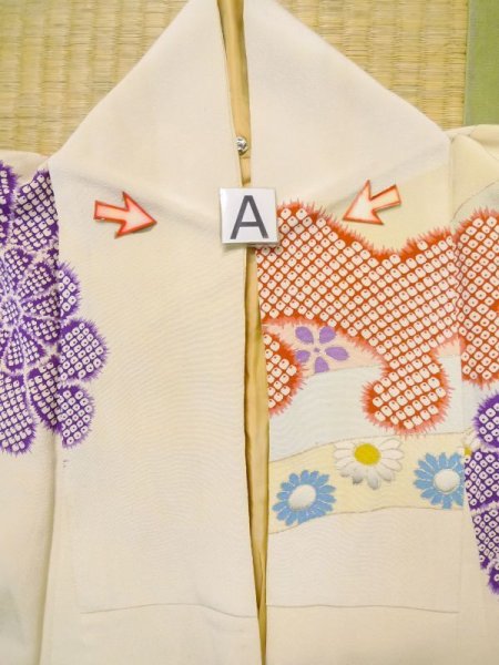 画像16: M0328K  振袖 女性用着物  シルク(正絹)  淡い ベージュ, ぼたん 淡い【中古】 【USED】 【リサイクル】 ★★☆☆☆ (16)