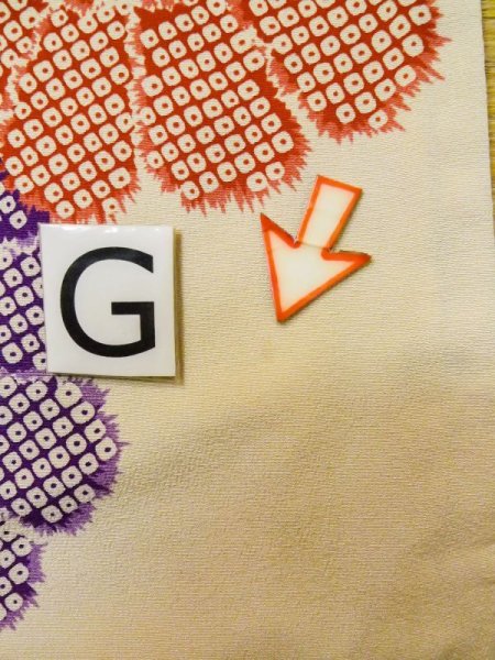 画像22: M0328K  振袖 女性用着物  シルク(正絹)  淡い ベージュ, ぼたん 淡い【中古】 【USED】 【リサイクル】 ★★☆☆☆ (22)