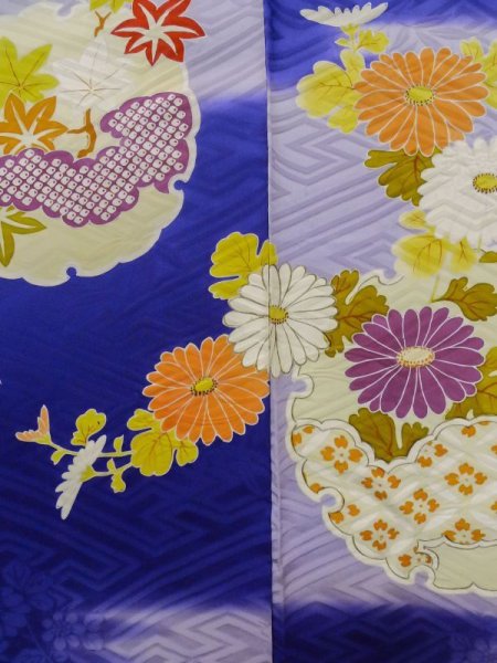画像11: M0328M  訪問着 女性用着物  シルク(正絹) 淡い 紫み 青, ぼたん 淡い【中古】 【USED】 【リサイクル】 ★★☆☆☆ (11)