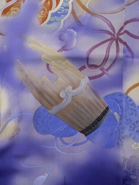画像7: M0328N  訪問着 女性用着物 楽器柄 シルク(正絹)   紫色, 花 【中古】 【USED】 【リサイクル】 ★☆☆☆☆ (7)