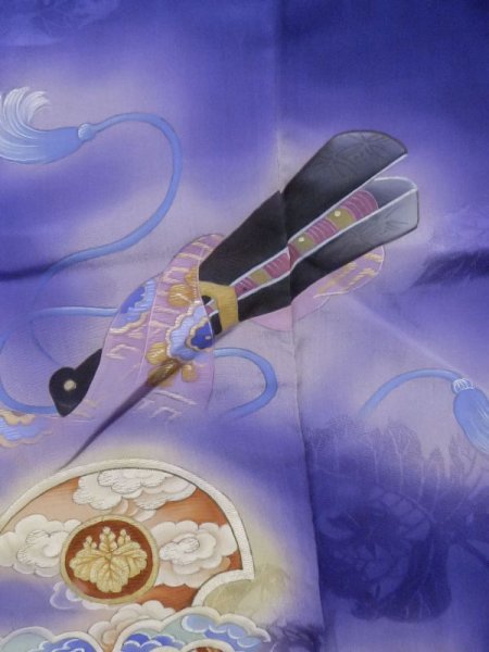 画像9: M0328N  訪問着 女性用着物 楽器柄 シルク(正絹)   紫色, 花 【中古】 【USED】 【リサイクル】 ★☆☆☆☆ (9)