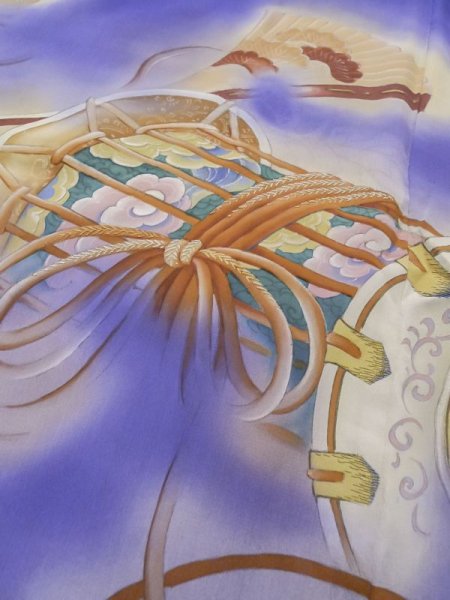 画像13: M0328N  訪問着 女性用着物 楽器柄 シルク(正絹)   紫色, 花 【中古】 【USED】 【リサイクル】 ★☆☆☆☆ (13)