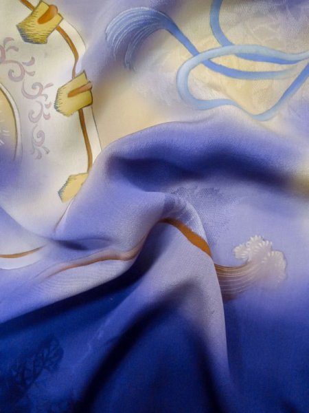 画像15: M0328N  訪問着 女性用着物 楽器柄 シルク(正絹)   紫色, 花 【中古】 【USED】 【リサイクル】 ★☆☆☆☆ (15)