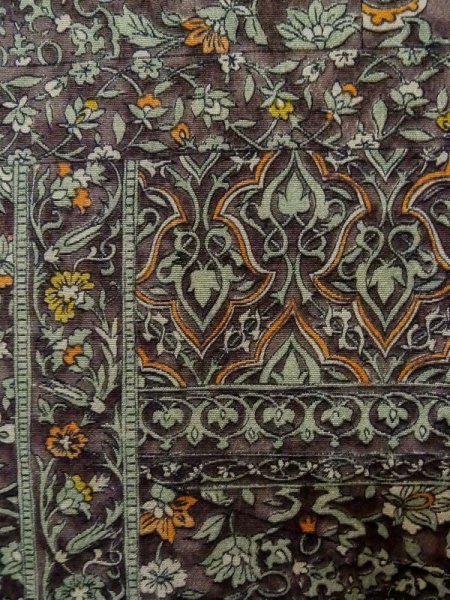 画像9: M0328V  小紋 女性用着物  シルク(正絹) 淡い 薄い 緑色, 更紗 灰色がかった【中古】 【USED】 【リサイクル】 ★★★★☆ (9)