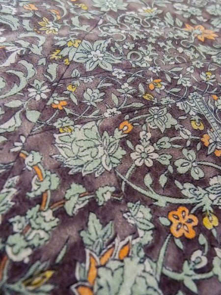 画像10: M0328V  小紋 女性用着物  シルク(正絹) 淡い 薄い 緑色, 更紗 灰色がかった【中古】 【USED】 【リサイクル】 ★★★★☆ (10)