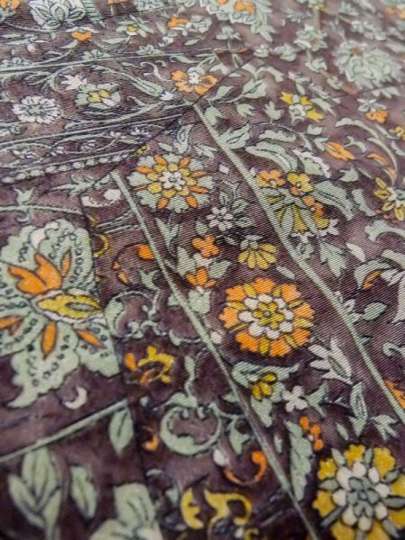 画像12: M0328V  小紋 女性用着物  シルク(正絹) 淡い 薄い 緑色, 更紗 灰色がかった【中古】 【USED】 【リサイクル】 ★★★★☆ (12)