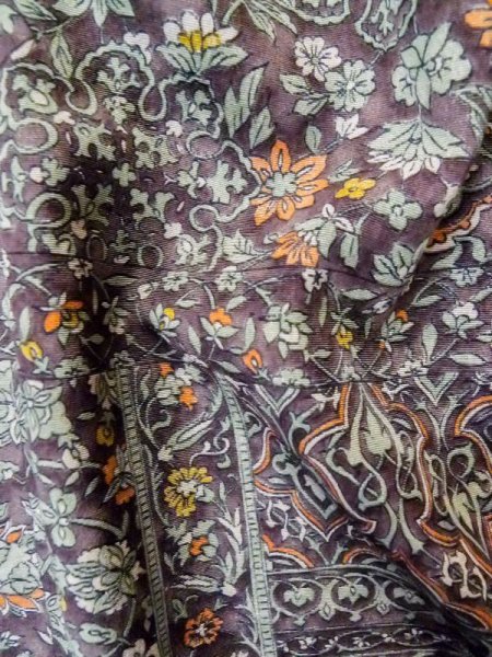 画像13: M0328V  小紋 女性用着物  シルク(正絹) 淡い 薄い 緑色, 更紗 灰色がかった【中古】 【USED】 【リサイクル】 ★★★★☆ (13)