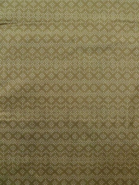 画像3: M0328Y  大島紬 女性用着物  シルク(正絹) 淡い 深い 黄緑色, 幾何学模様 【中古】 【USED】 【リサイクル】 ★★☆☆☆ (3)
