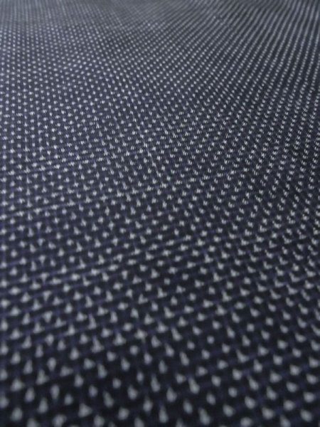 画像7: M0328Z  大島紬 女性用着物  シルク(正絹)   紺, 十字 【中古】 【USED】 【リサイクル】 ★☆☆☆☆ (7)