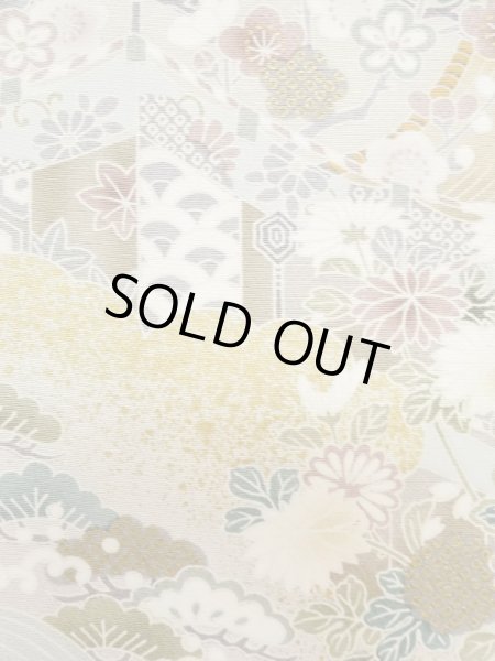 画像8: M0330B  付下げ 女性用着物  シルク(正絹)   ベージュ, ぼたん 【中古】 【USED】 【リサイクル】 ★★★☆☆ (8)