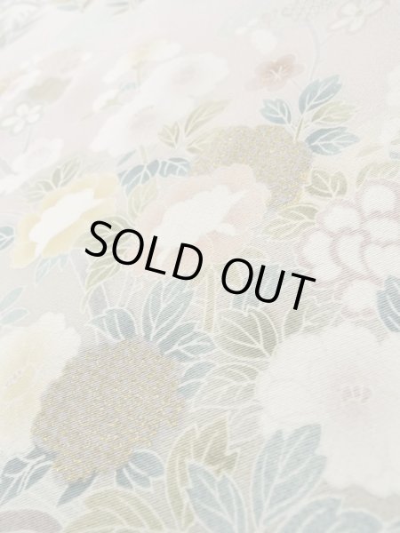 画像13: M0330B  付下げ 女性用着物  シルク(正絹)   ベージュ, ぼたん 【中古】 【USED】 【リサイクル】 ★★★☆☆ (13)