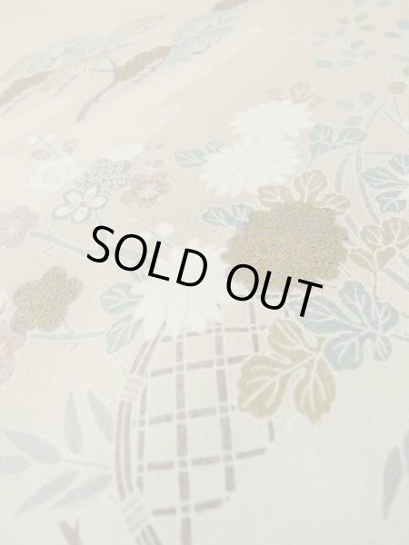 画像15: M0330B  付下げ 女性用着物  シルク(正絹)   ベージュ, ぼたん 【中古】 【USED】 【リサイクル】 ★★★☆☆ (15)