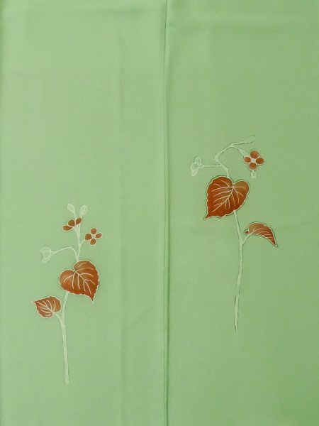 画像5: M0330J  付下げ 女性用着物  シルク(正絹)  薄い 緑色, 花 【中古】 【USED】 【リサイクル】 ★★☆☆☆ (5)