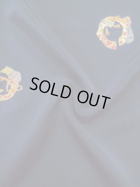 画像8: M0330Q  小紋 女性用着物  シルク(正絹)   紺, 菊 【中古】 【USED】 【リサイクル】 ★★★☆☆ (8)