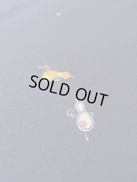 画像8: M0330R  小紋 女性用着物 ひょうたん柄 シルク(正絹)  紫み 紺, 花 【中古】 【USED】 【リサイクル】 ★★★☆☆ (8)