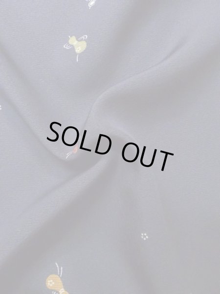 画像10: M0330R  小紋 女性用着物 ひょうたん柄 シルク(正絹)  紫み 紺, 花 【中古】 【USED】 【リサイクル】 ★★★☆☆ (10)