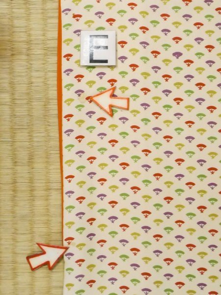 画像15: M0330T  小紋 女性用着物  シルク(正絹)   アイボリー, 扇 【中古】 【USED】 【リサイクル】 ★★☆☆☆ (15)