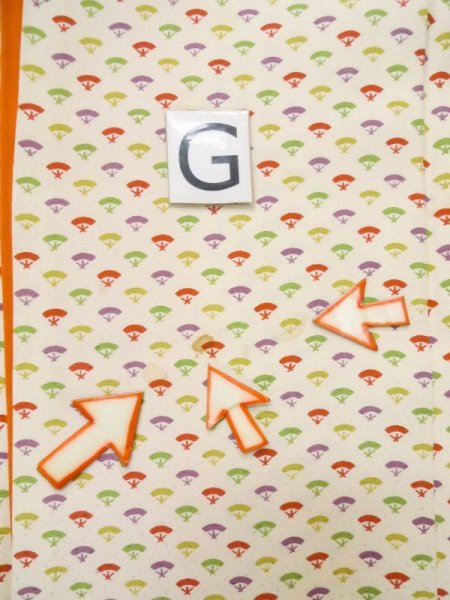 画像17: M0330T  小紋 女性用着物  シルク(正絹)   アイボリー, 扇 【中古】 【USED】 【リサイクル】 ★★☆☆☆ (17)