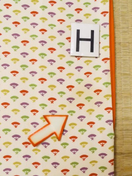 画像18: M0330T  小紋 女性用着物  シルク(正絹)   アイボリー, 扇 【中古】 【USED】 【リサイクル】 ★★☆☆☆ (18)