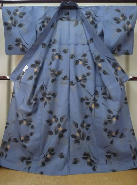 画像2: M0331D  浴衣(日本製) 女性用着物  綿 深い 灰色がかった 青, 椿 【中古】 【USED】 【リサイクル】 ★★★☆☆ (2)