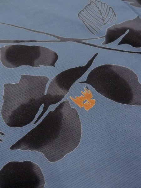 画像7: M0331D  浴衣(日本製) 女性用着物  綿 深い 灰色がかった 青, 椿 【中古】 【USED】 【リサイクル】 ★★★☆☆ (7)