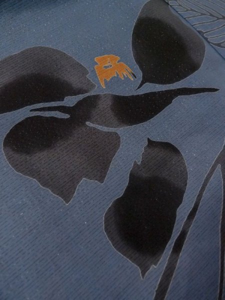 画像9: M0331D  浴衣(日本製) 女性用着物  綿 深い 灰色がかった 青, 椿 【中古】 【USED】 【リサイクル】 ★★★☆☆ (9)