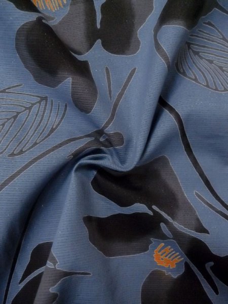 画像10: M0331D  浴衣(日本製) 女性用着物  綿 深い 灰色がかった 青, 椿 【中古】 【USED】 【リサイクル】 ★★★☆☆ (10)