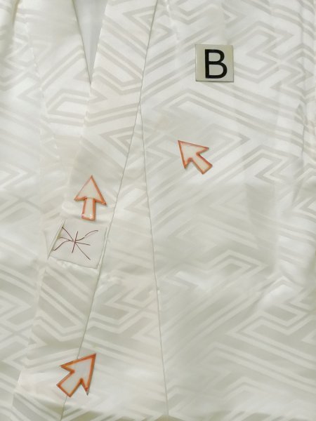 画像11: M0505J  子供用 男性用着物  シルク(正絹)   白,  【中古】 【USED】 【リサイクル】 ★★☆☆☆ (11)