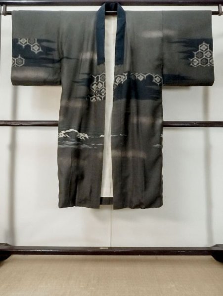 画像2: M0516C  男性用襦袢 男性用着物  シルク(正絹)   オリーブ, 松/松葉 【中古】 【USED】 【リサイクル】 ★☆☆☆☆ (2)