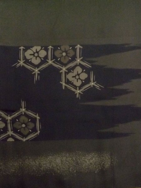 画像9: M0516C  男性用襦袢 男性用着物  シルク(正絹)   オリーブ, 松/松葉 【中古】 【USED】 【リサイクル】 ★☆☆☆☆ (9)