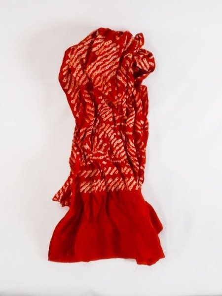 画像1: M0608XA 帯揚げ 女性用着物 シルク（正絹）   赤色 抽象的模様 【中古】 【USED】 【リサイクル】 ★☆☆☆☆ (1)