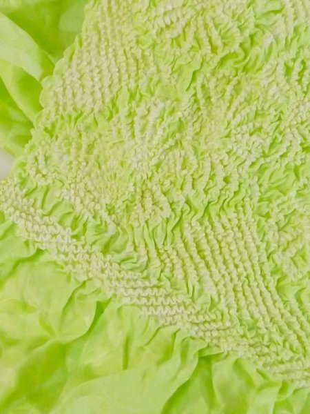 画像3: M0610XS 帯揚げ 女性用着物 シルク(正絹)   黄緑色 菊 【中古】 【USED】 【リサイクル】 ★★★★☆ (3)