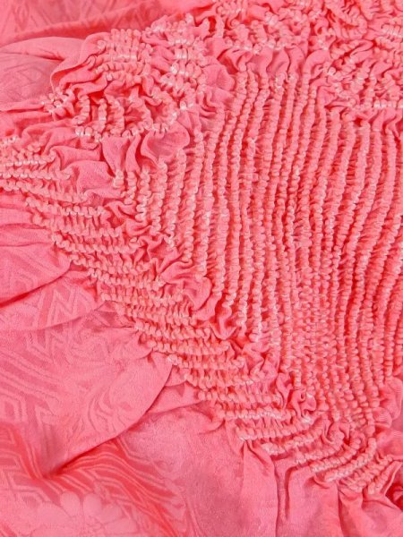 画像3: M0611XA 帯揚げ 女性用着物 シルク(正絹)  淡い 桃色 菊 【中古】 【USED】 【リサイクル】 ★★★★☆ (3)