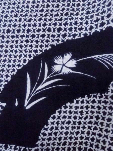 画像4: M0613J  浴衣(日本製) 女性用着物  綿   藍, 花 【中古】 【USED】 【リサイクル】 ★★★☆☆ (4)