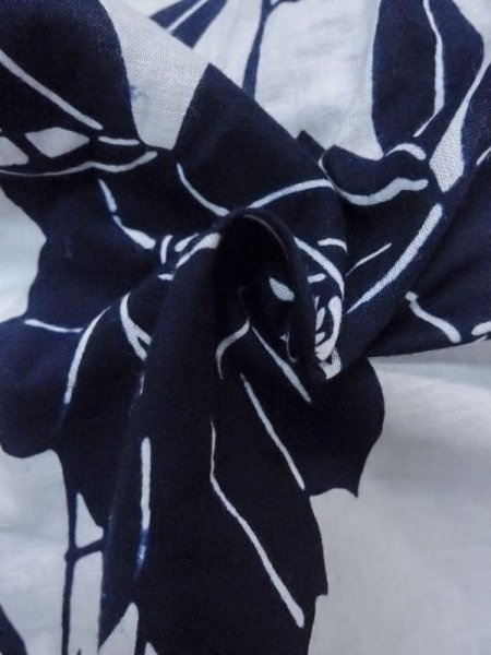 画像11: M0613M  浴衣（日本製） 女性用着物  綿麻   オフ　ホワイト, 花 【中古】 【USED】 【リサイクル】 ★☆☆☆☆ (11)