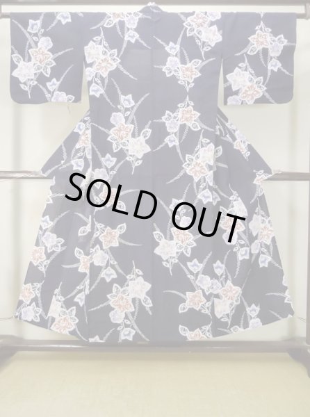 画像1: M0613O  浴衣（日本製） 女性用着物  綿   紺, 花 【中古】 【USED】 【リサイクル】 ★★☆☆☆ (1)