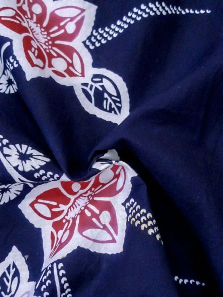 画像10: M0613O  浴衣（日本製） 女性用着物  綿   紺, 花 【中古】 【USED】 【リサイクル】 ★★☆☆☆ (10)