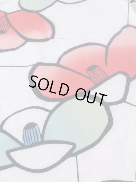 画像7: M0613Q  浴衣（日本製） 女性用着物  綿   白, 椿 【中古】 【USED】 【リサイクル】 ★★☆☆☆ (7)