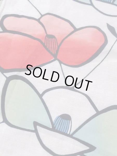 画像8: M0613Q  浴衣（日本製） 女性用着物  綿   白, 椿 【中古】 【USED】 【リサイクル】 ★★☆☆☆ (8)