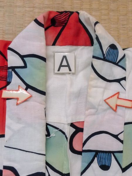 画像12: M0613Q  浴衣（日本製） 女性用着物  綿   白, 椿 【中古】 【USED】 【リサイクル】 ★★☆☆☆ (12)