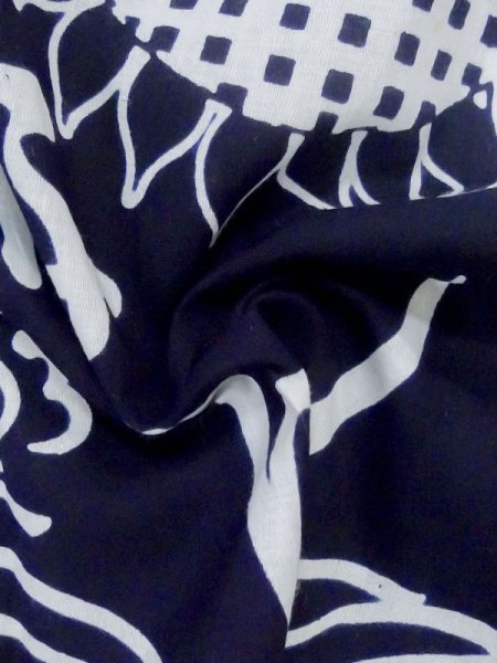 画像12: M0613V  浴衣(日本製) 女性用着物 ひまわり、文字 綿   白, 波 【中古】 【USED】 【リサイクル】 ★★☆☆☆ (12)