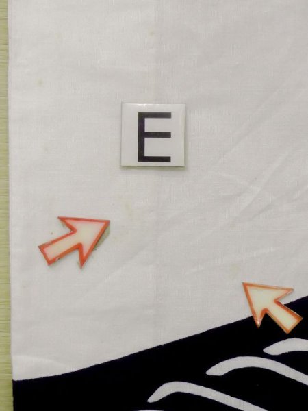 画像18: M0613V  浴衣(日本製) 女性用着物 ひまわり、文字 綿   白, 波 【中古】 【USED】 【リサイクル】 ★★☆☆☆ (18)