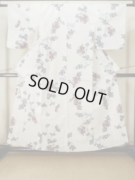 画像1: M0614D  浴衣（日本製） 女性用着物  綿麻   白, 菊 【中古】 【USED】 【リサイクル】 ★★☆☆☆ (1)