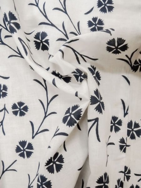 画像13: M0620A  浴衣（日本製） 女性用着物  綿   オフ　ホワイト, 花 【中古】 【USED】 【リサイクル】 ★★☆☆☆ (13)