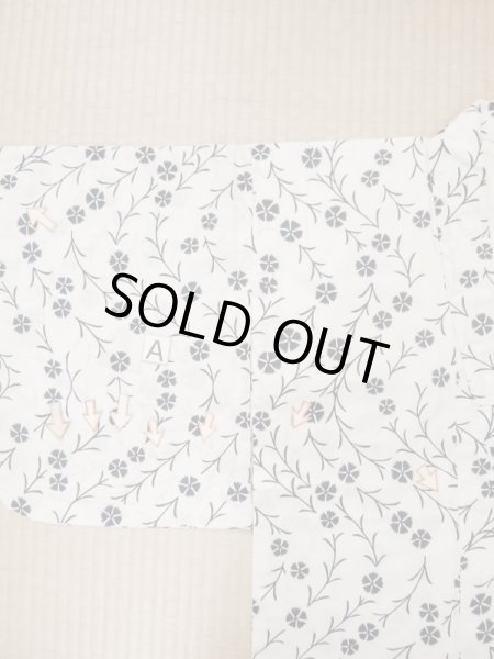 画像16: M0620A  浴衣（日本製） 女性用着物  綿   オフ　ホワイト, 花 【中古】 【USED】 【リサイクル】 ★★☆☆☆ (16)